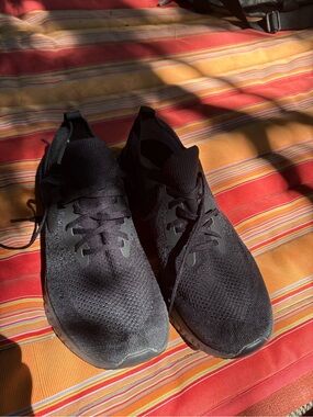 Nike Black Knit Low-Top Sneakers
